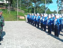 Anggota Babinsa, Gelar Pelatihan Dasar Kepemimpinan Kepada Siswa SMAN 1 Belik Pemalang