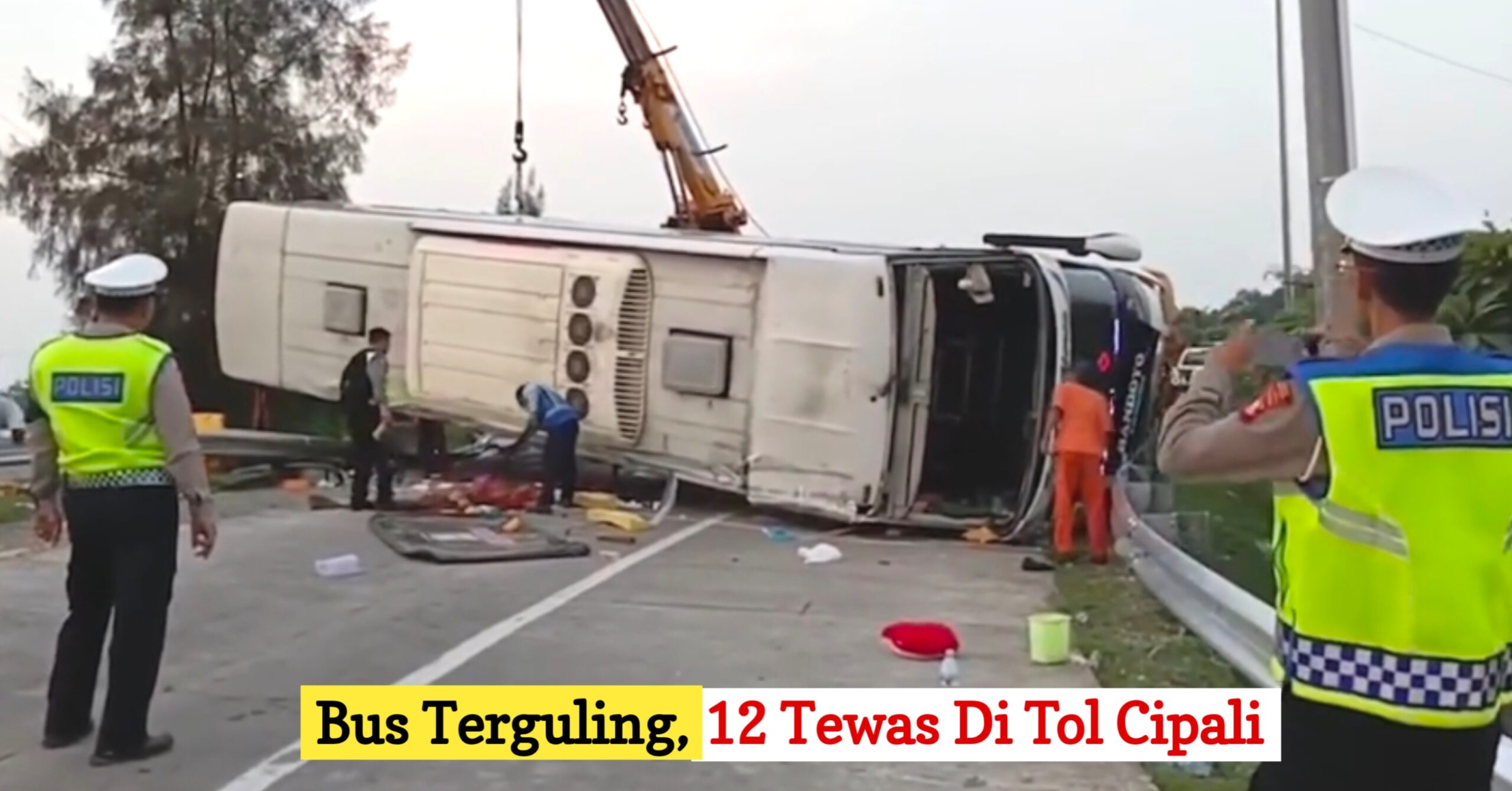 bus handoyo terguling di tol cipali KM 72 Jalur B