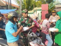 Danramil Taman Pimpin Bakti Sosial, Bersihkan Masjid Dan Bagi Nasi Kotak