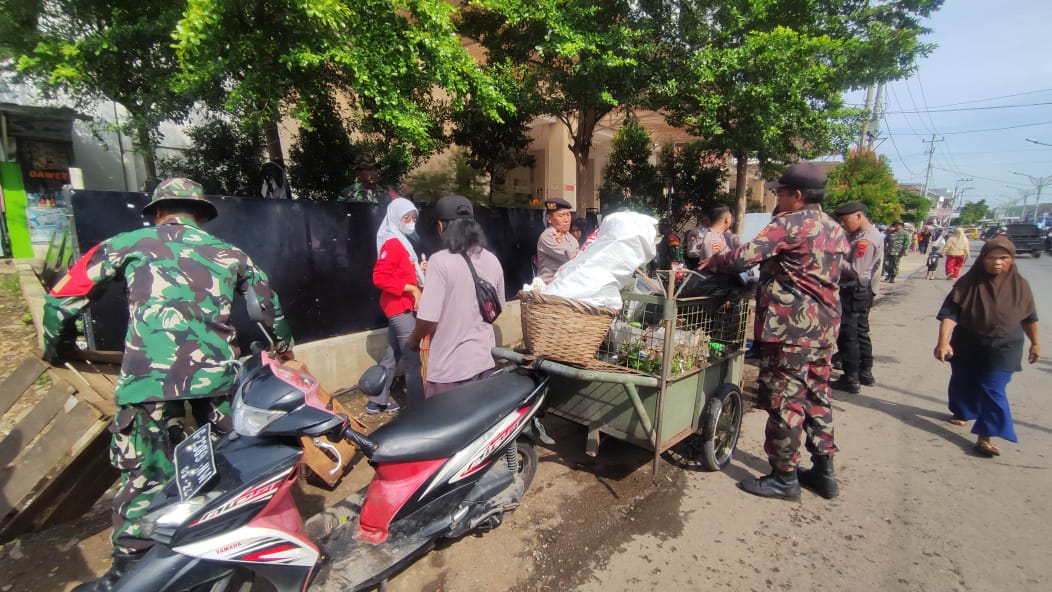 pemilu damai 2024, jajaran TNI-Polri menggelar kerja bakti