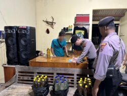 Polisi Amankan Puluhan Botol Miras, Saat Razia 2 Wilayah Kesesi Bojong dan Kedungwuni