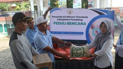Peduli Banjir, Perumda Tirta Mulia Pemalang Berikan Bantuan Logistik Warga Terdampak Di Desa Pesantren