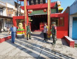 Jelang IMLEK 2024, TNI-POLRI Bersama Masyarakat Gotong Royong Bersihkan Klenteng TIN AN BIO Comal