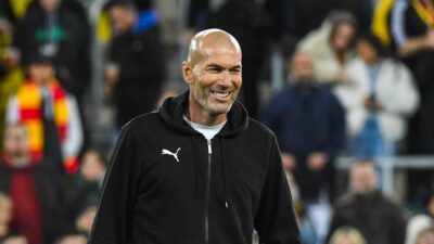 Zinedine Zidane Umumkan Dirinya Kembali Ke Bangku Cadangan