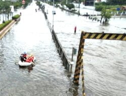 Banjir Semarang Belum Berakhir, Genuk Masih Terendam
