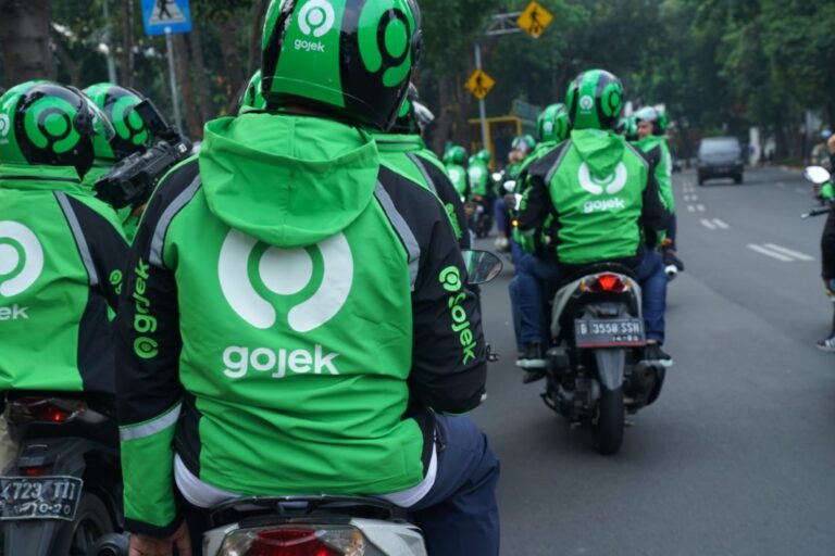Ojek online ( Ojol )