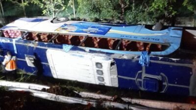 1 Tewas, Akibat Bus Rombongan Ziarah Asal Tangerang Kecelakaan Di Tol Cipali – Palimanan