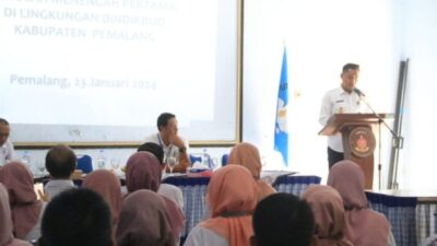 Puluhan Kepala Sekolah SMP di Pemalang Diberikan Pembinaan Oleh Bupati Pemalang