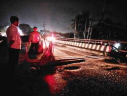 Jalur Jembatan Comal Ditutup Malam Ini, Akibat Amblas Sore Tadi!