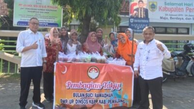 Dharma Wanita Dinsoskbpp Pemalang Turut Menyemarakkan Bulan Suci Ramadhan dengan Bagi-Bagi Ratusan Takjil