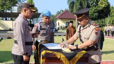 Kapolres Pimpin Upacara Sertijab Kapolsek Sragi dan Pelantikan Kasikum Polres Pekalongan