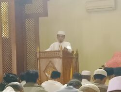 Rizal Bawazier, Pimpin Sholat Jumat Bersama,