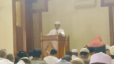 Rizal Bawazier, Pimpin Sholat Jumat Bersama,