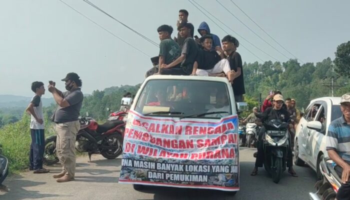 Kemacetan di Jalan Pedagung-Bantarbolang: Warga Demo Tolak Pembangunan TPA Desa Purana