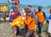 Nelayan Tenggelam Akibat Perahunya Dihantam Ombak Berhasil Ditemukan Tim SAR Gabungan Dalam Kondisi Meninggal