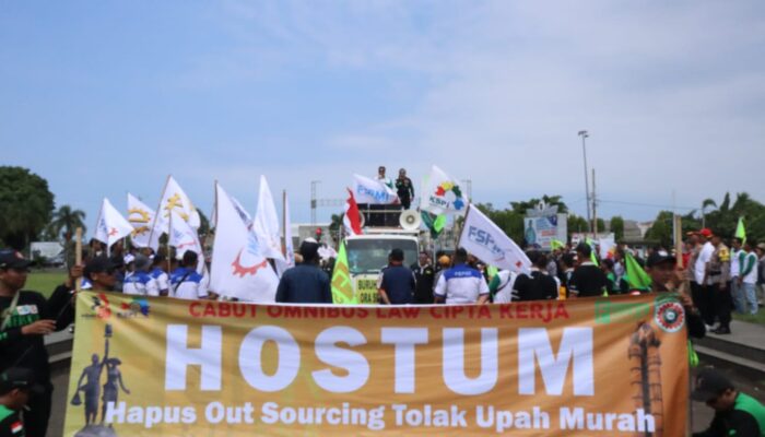 Aksi May Day Buruh di Cilacap Menuntut Hapus Outsourcing Tolak Upah Murah