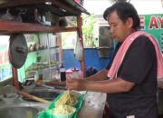 Nikmati Mie Ayam Luber Porsinya Sampai Tumpah di Cilacap