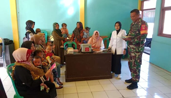 Meningkatkan Kesehatan Balita Melalui Pendampingan Posyandu di Balai Desa Pulosari