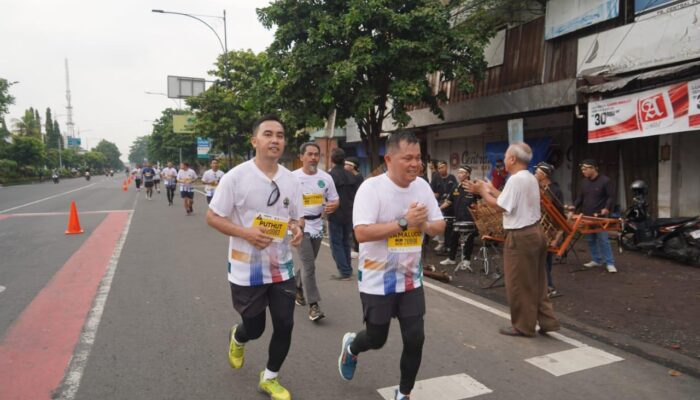 Kampanyekan Hidup Sehat dan Bugar, Danrem 071/Wijayakusuma Ikut Meriahkan Purwokerto Half Marathon