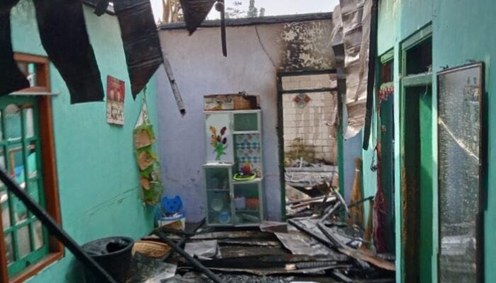 Rumah Warga Karangsari Hangus Terbakar, Diduga Korsleting Listrik