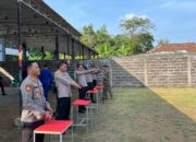 Tingkatkan Kemampuan Personil Dalam Penggunaan Senpi Polresta Cilacap Gelar Latihan Menembak