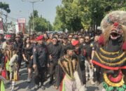 Luar Biasa!!! Ribuan Pendukung Slamet Efendi, Antar Kembalikan Berkas Pencalonan Bupati Pemalang