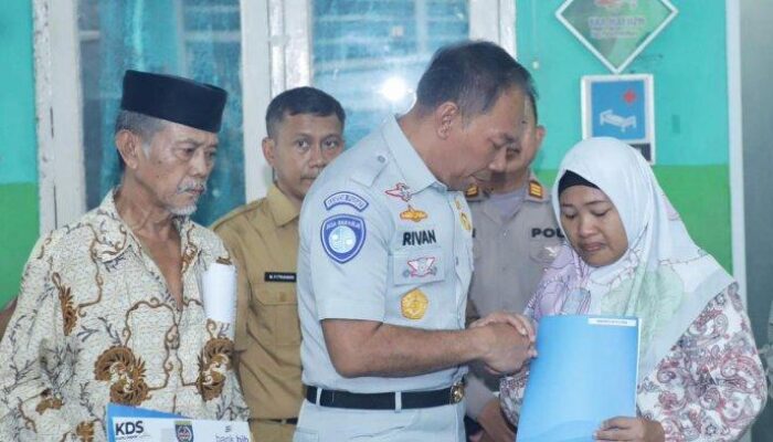 Duka Kecelakaan Bus Subang, Dirut Jasa Raharja Beri Santunan dan Jenguk Korban