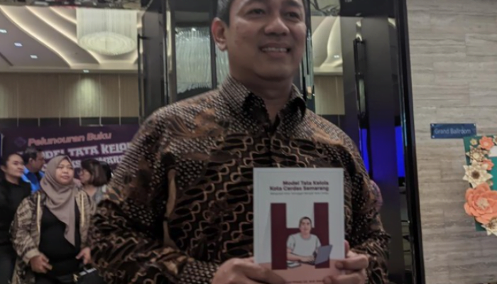 Hendi Launching Buku Model Tata Kelola Kota Cerdas
