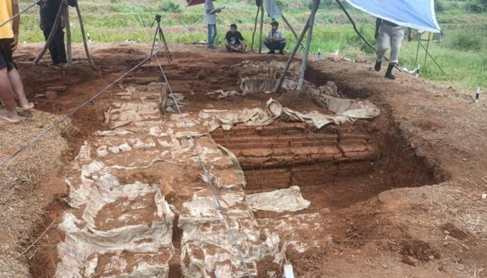Batang Punya Candi Bata Tertua di Jawa Tengah!