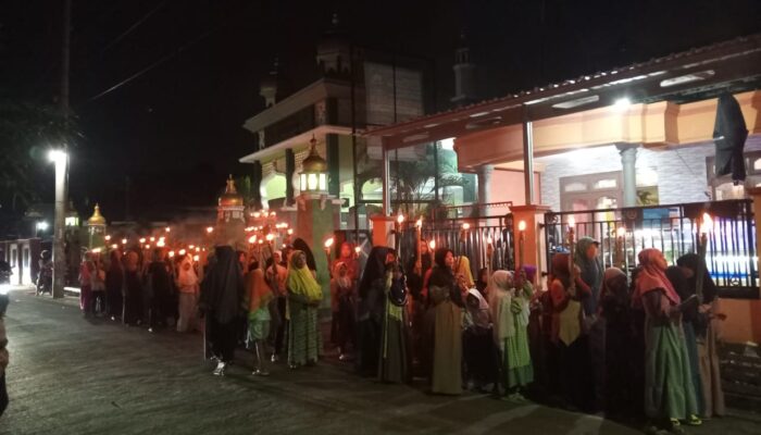 Bersatu dalam Takbir dan Obor: Pawai Idul Adha Rt 01/05 Beji Taman Pemalang
