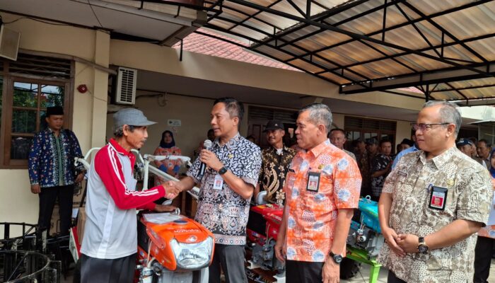 Dukung Program Areal Tanam Dispertan Cilacap Salurkan Bantuan Alat Mesin Pertanian
