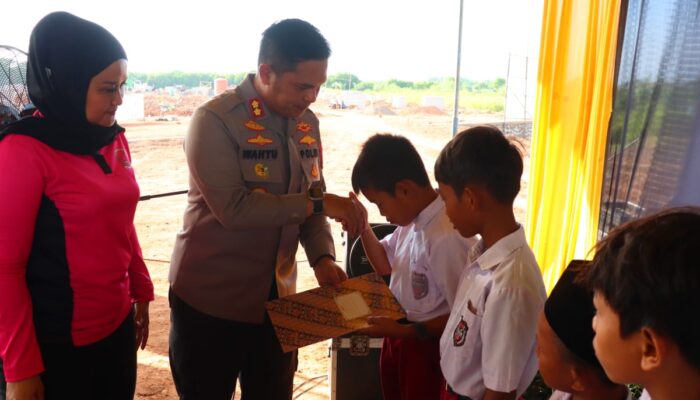 Hari Bhayangkara Ke-78, Polres Pekalongan Gelar Bakti Sosial Penanaman Seribu Pohon, ketahanan Pangan dan Pemberian Beasiswa