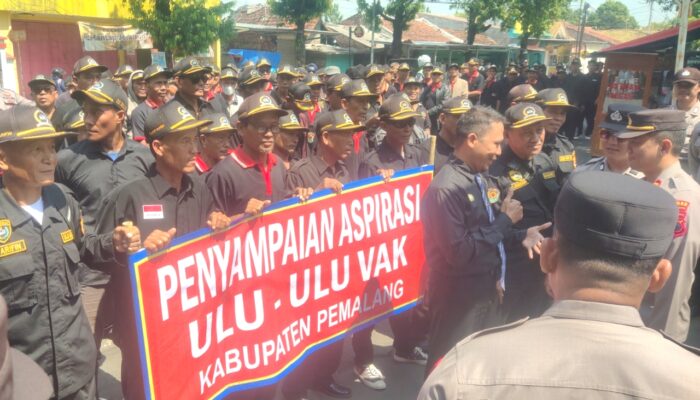 Ulu-ulu VAK ” Laskar Banyu Aji” Pemalang Gelar Aksi Demo: Perjuangan untuk Keadilan dan Kesejahteraan