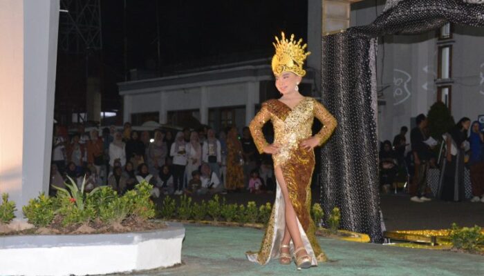Opera In Fashion Ajang Desainer Lokal Cilacap Menampilkan Hasil Karyanya