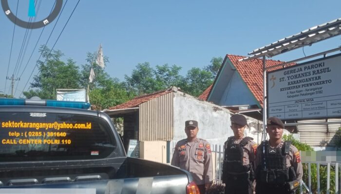 Patroli Gereja, Polsek Karanganyar Berikan Rasa Aman saat Ibadah