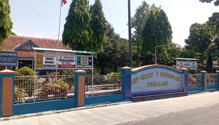SMPN 2 Bantarbolang Diduga Arahkan Pembelian Seragam Sekolah ke BUMDes!