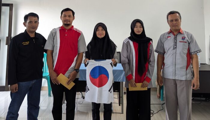 Mendapat Nilai Sempurna Siswa Didik LPKS Omoni Edukasi Cilacap Terima Reward