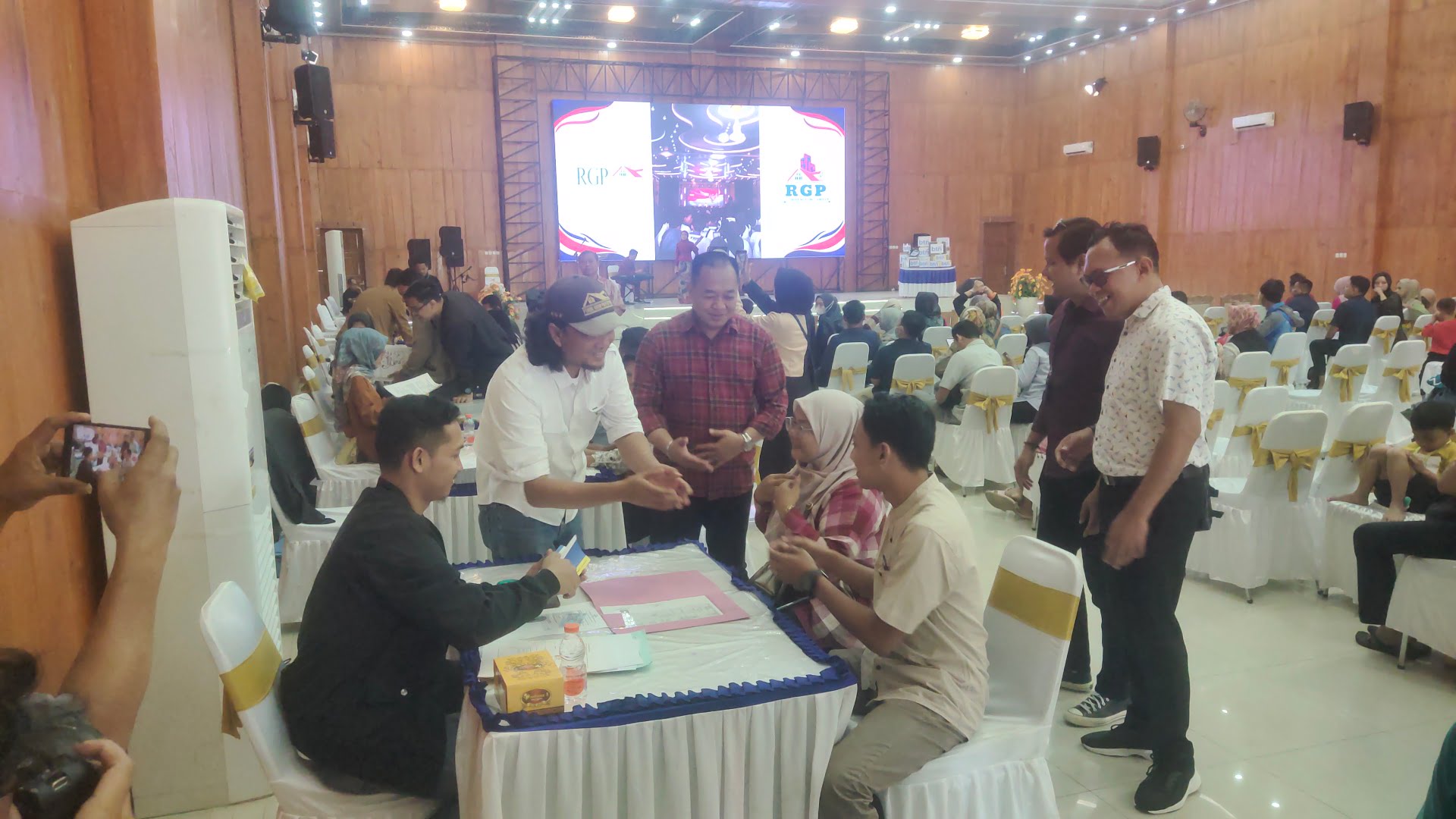 PT Rizky Group Propertyndo (RGP) bersama Bank Tabungan Negara (BTN) menggelar akad massal KPR Subsidi bagi calon debitur Perumahan Pemalang Indah Regency 13 Kaligelang, TamanPemalang