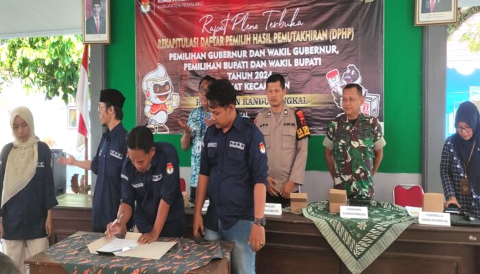 Rapat Pleno Terbuka Rekapitulasi DPHP Kecamatan Randudongkal