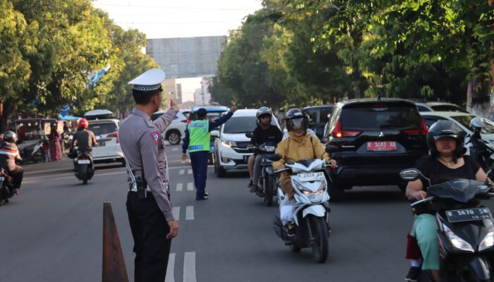 Ada Apa Ratusan Polisi di Cilacap Turun ke Jalan Pagi Hari