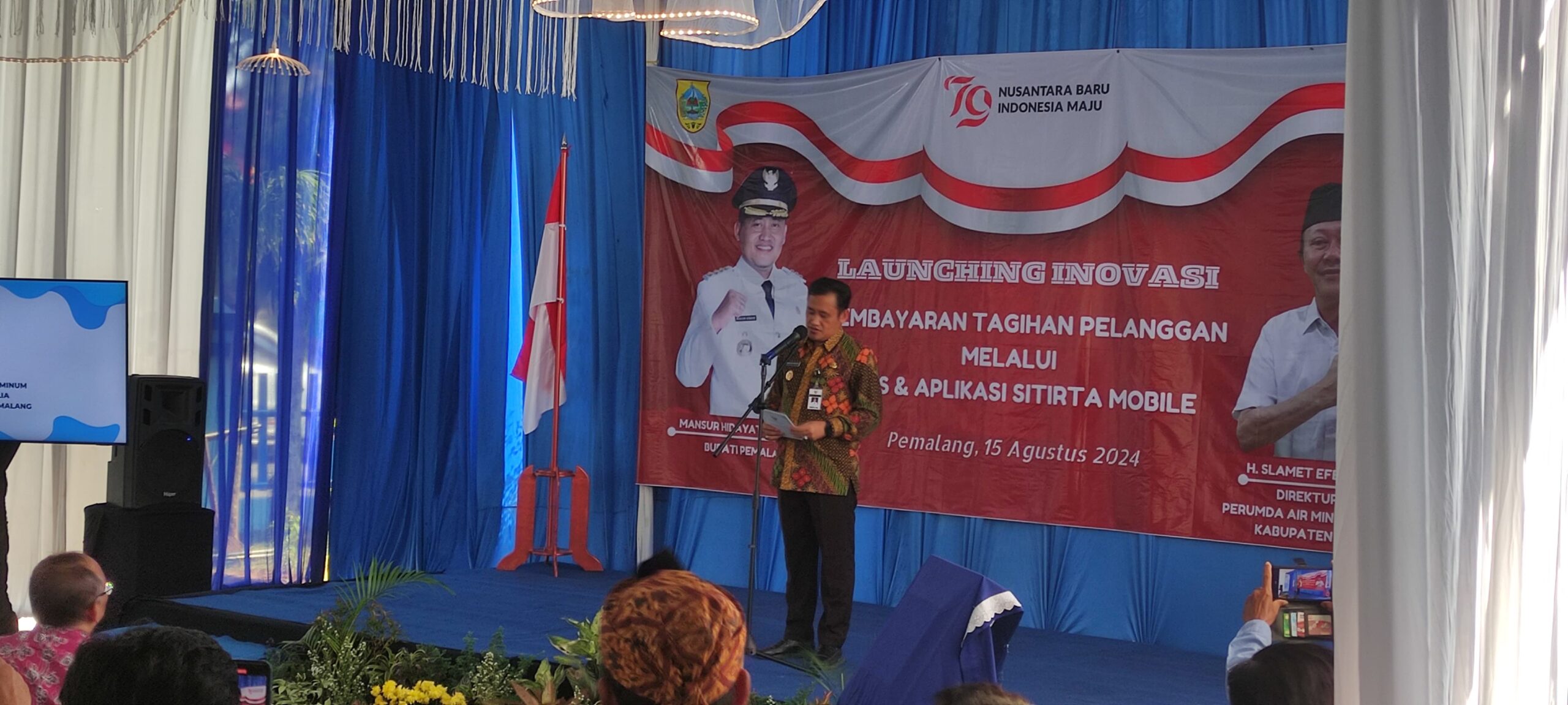 Lounching inovasi pembayaran Qris dan aplikasi SITIRTA Mobile dilaksanakan dihalaman Kantor Pusat Perumda Tirta Mulia Pemalang, pada Kamis, 15 Agustus 2024