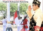 Bupati Mansur Pimpin Upacara HUT RI ke-79 dengan Pakaian Adat Kalimantan Barat