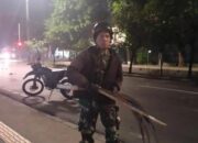 Seorang Diri, Babinsa Hentikan Tawuran di Duren Sawit
