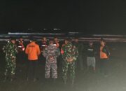 Kakak Beradik Dilaporkan Terseret Ombak Pantai Kemiren Cilacap Tim SAR Gabungan Lakukan Pencarian