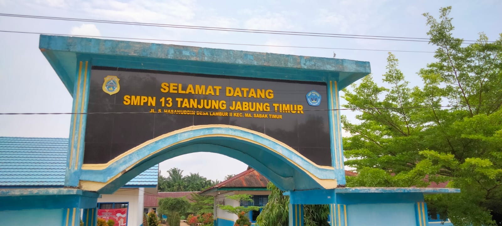 Ada Apa dengan Kepsek SMPN 13 Lambur 2? Wartawan Dibuat Bingung