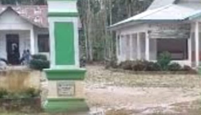 Dikonfirmasi Soal Anggaran Ratusan Juta, Kades Lambur Bungkam!!!