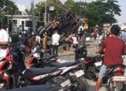 Mengantuk, Supir Truk Tangki Terperosok di Jalur Pantura Petarukan !