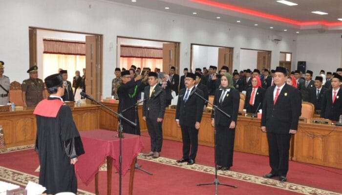 Sah, Taufik Nurhidayat Kembali Nahkodai DPRD Kabupaten Cilacap 2024 – 2029