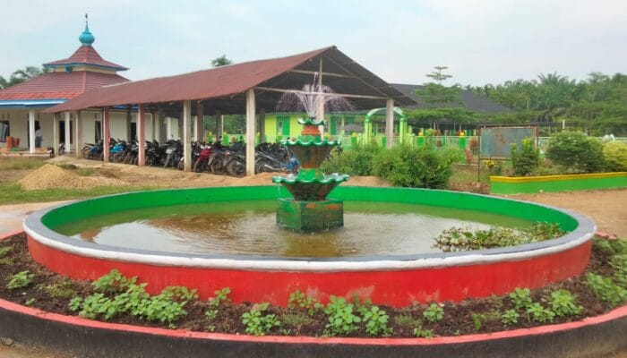 Pesona Kolam Air Mancur: Menciptakan Suasana Asri dan Nyaman di MAN 1 Rantau Rasau
