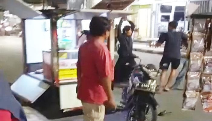 Rebutan Lahan 2 Pemalak PKL Ribut, Satu Kena Bacok